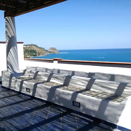 Magico Appartamenti Scafa - Marina Capo dʼOrlando Extérieur photo