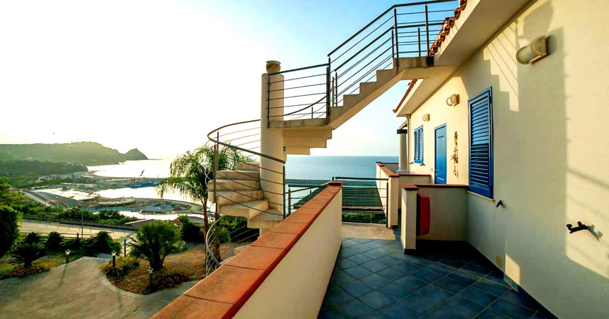 Magico Appartamenti Scafa - Marina Capo dʼOrlando Extérieur photo