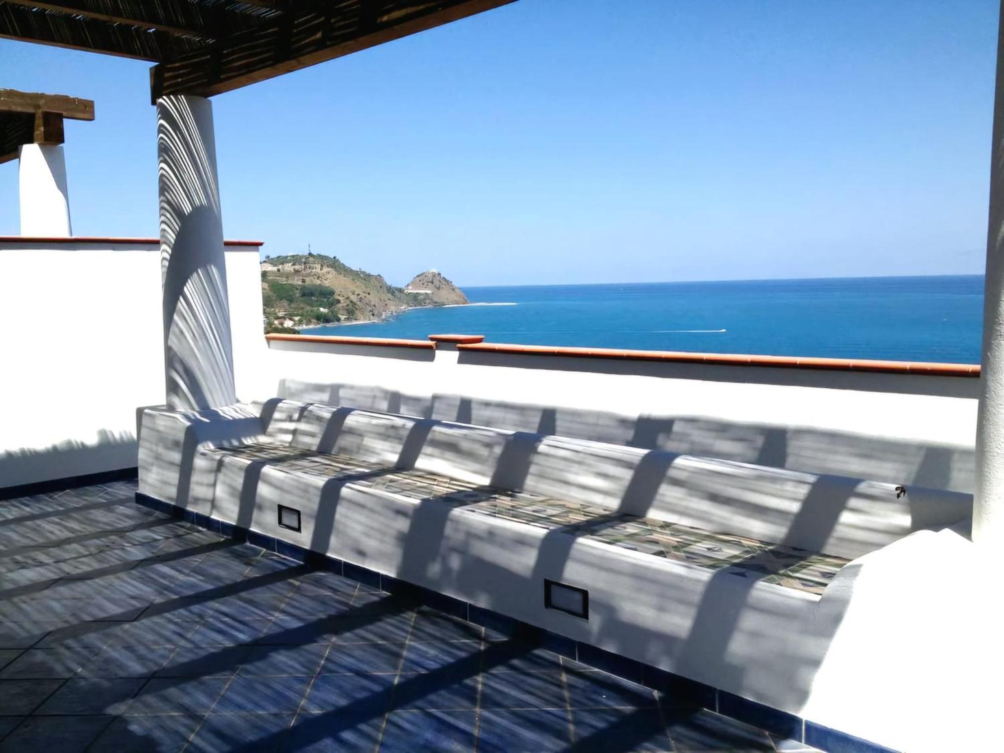 Magico Appartamenti Scafa - Marina Capo dʼOrlando Extérieur photo