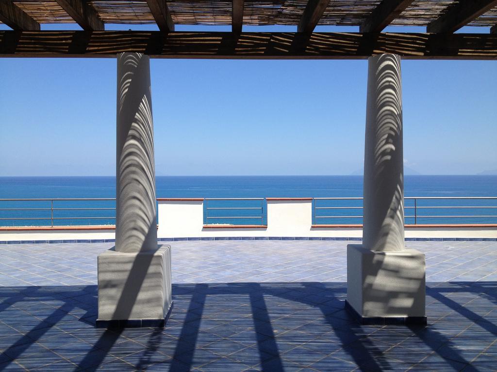 Magico Appartamenti Scafa - Marina Capo dʼOrlando Extérieur photo