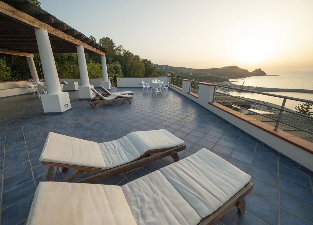 Magico Appartamenti Scafa - Marina Capo dʼOrlando Extérieur photo