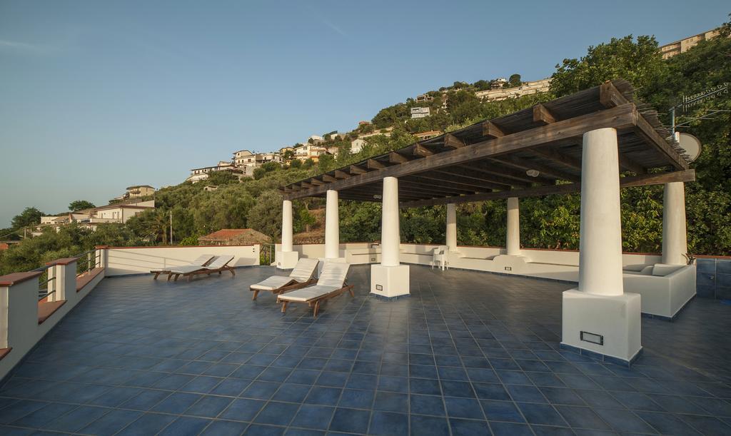 Magico Appartamenti Scafa - Marina Capo dʼOrlando Extérieur photo