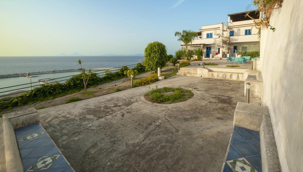 Magico Appartamenti Scafa - Marina Capo dʼOrlando Extérieur photo