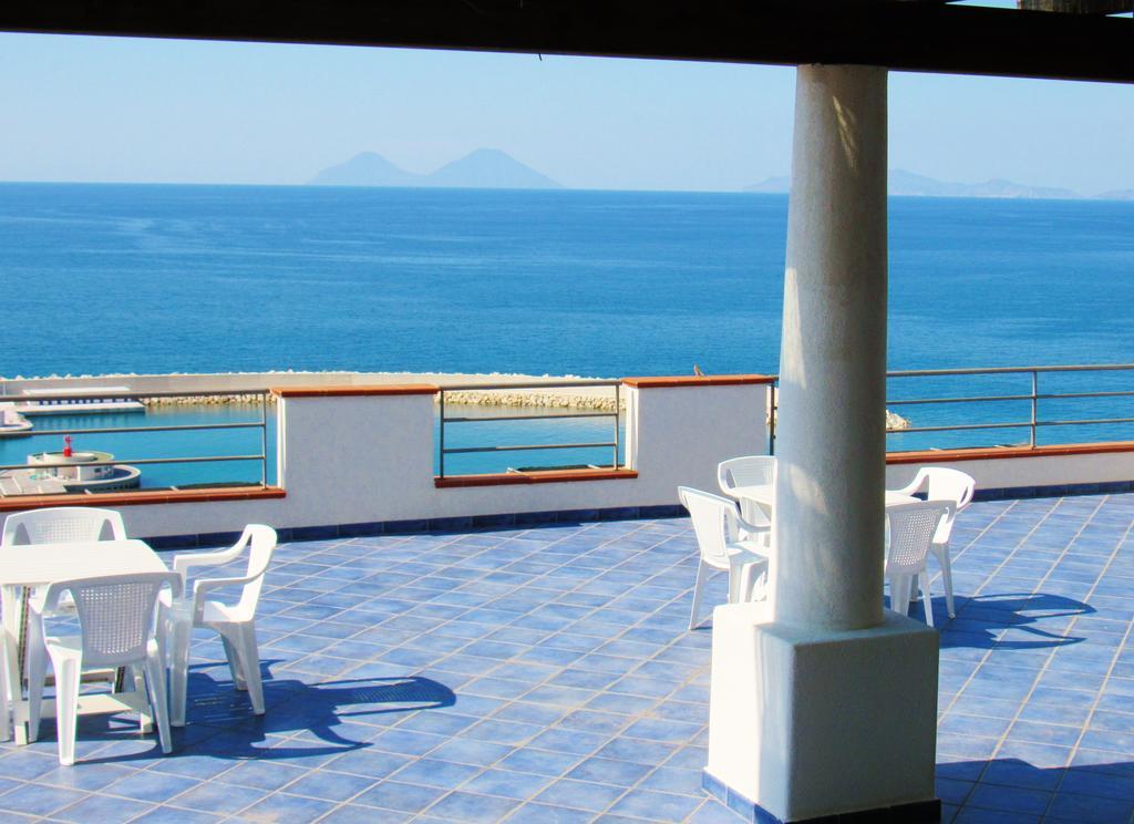 Magico Appartamenti Scafa - Marina Capo dʼOrlando Extérieur photo